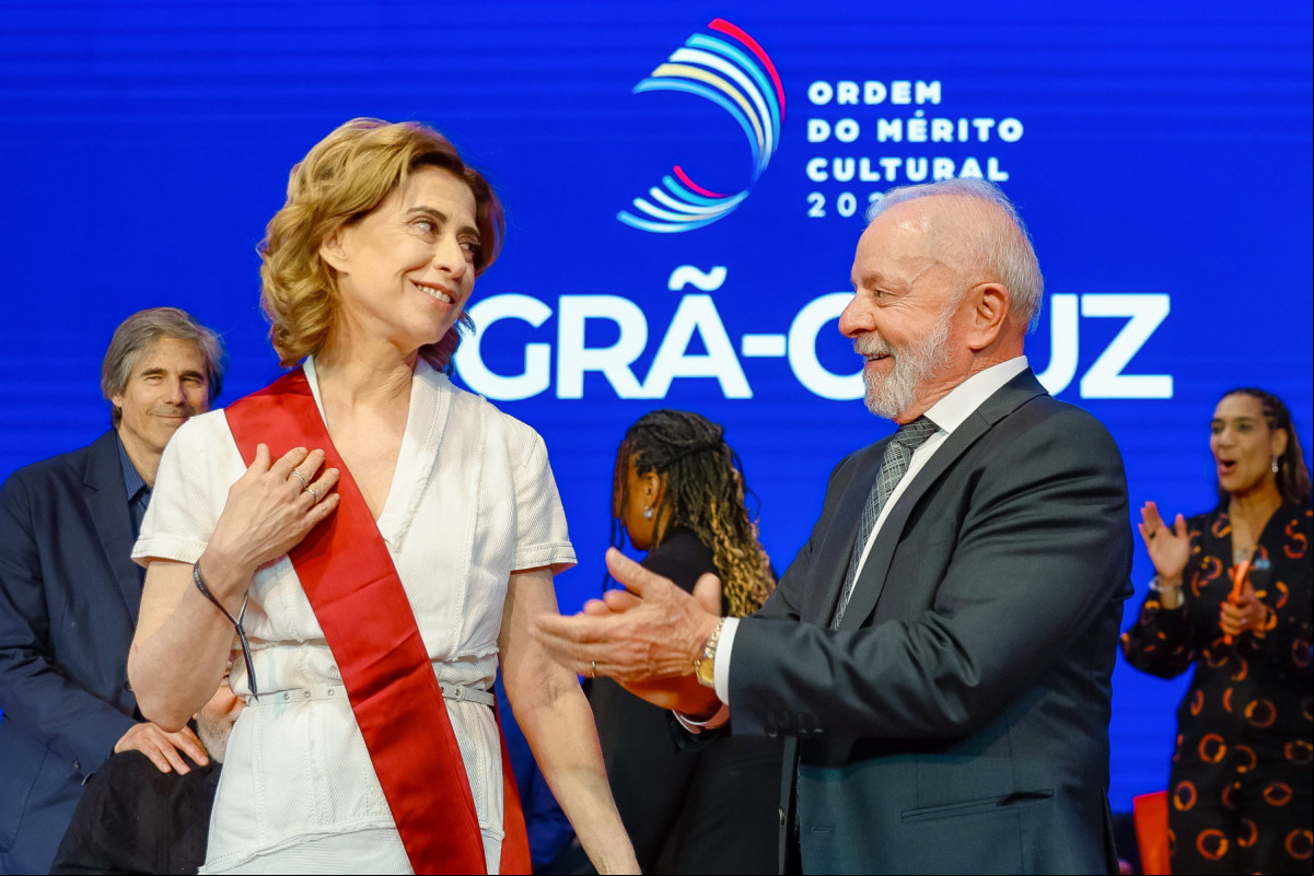 20.05.2025 - A Atriz, Fernanda Torres e o Presidente da República, Luiz Inácio Lula da Silva e a durante a cerimônia de Entrega da Ordem do Mérito Cultural, no Palácio Gustavo Capanema. Rio de Janeiro - RJ.
Foto: Ricardo Stuckert / PR/Ricardo Stuckert